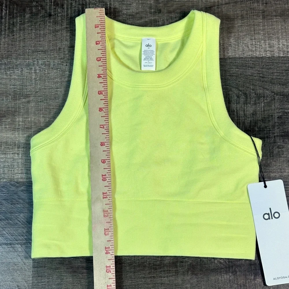 Alo Yoga Seamless Delight High Neck Bra NWT Womens Medium Sunshine Yellow Ribbed